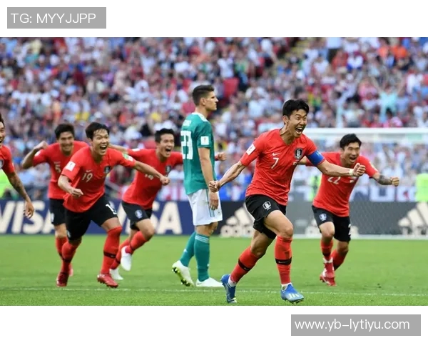 拉普拉塔大学生主席因拒绝列队遭禁足半年11名球员被停赛两场